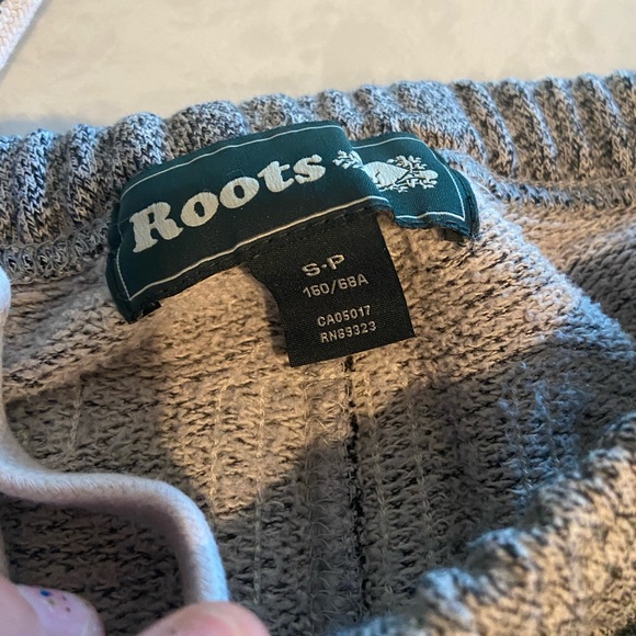 Women’s size small ROOTS joggers - Picture 2 of 3